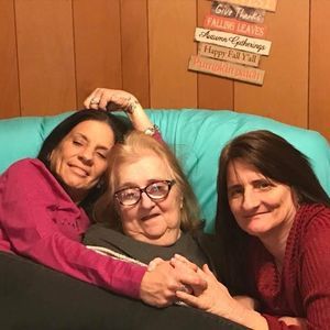 Meet your Posher, Myra